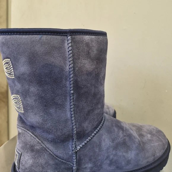 UGG Classic Short Swarovski Crystal Bow Boots - Picture 3 of 6